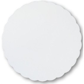 Ronds festonnés et carrés rainés blancs